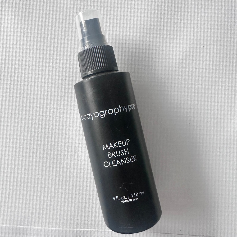 Bodyography Professional Makeup Brush Cleanser 4 fl oz Spray Sanitizer USA - Picture 2 of 2